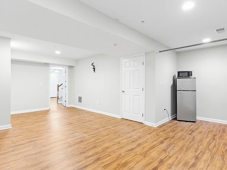 2236 Ivy Ln #5 — Photo 3