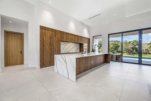 1000 SW 93rd Ave #1 Photo 1