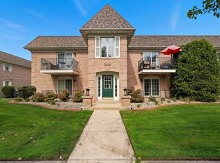 2649 Georgetowne Dr UNIT B-2, Highland, IN 46322