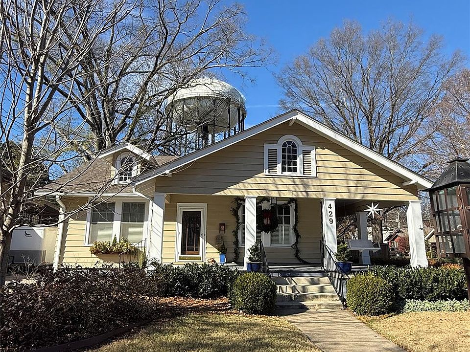 1st image of 429 Clarice Ave