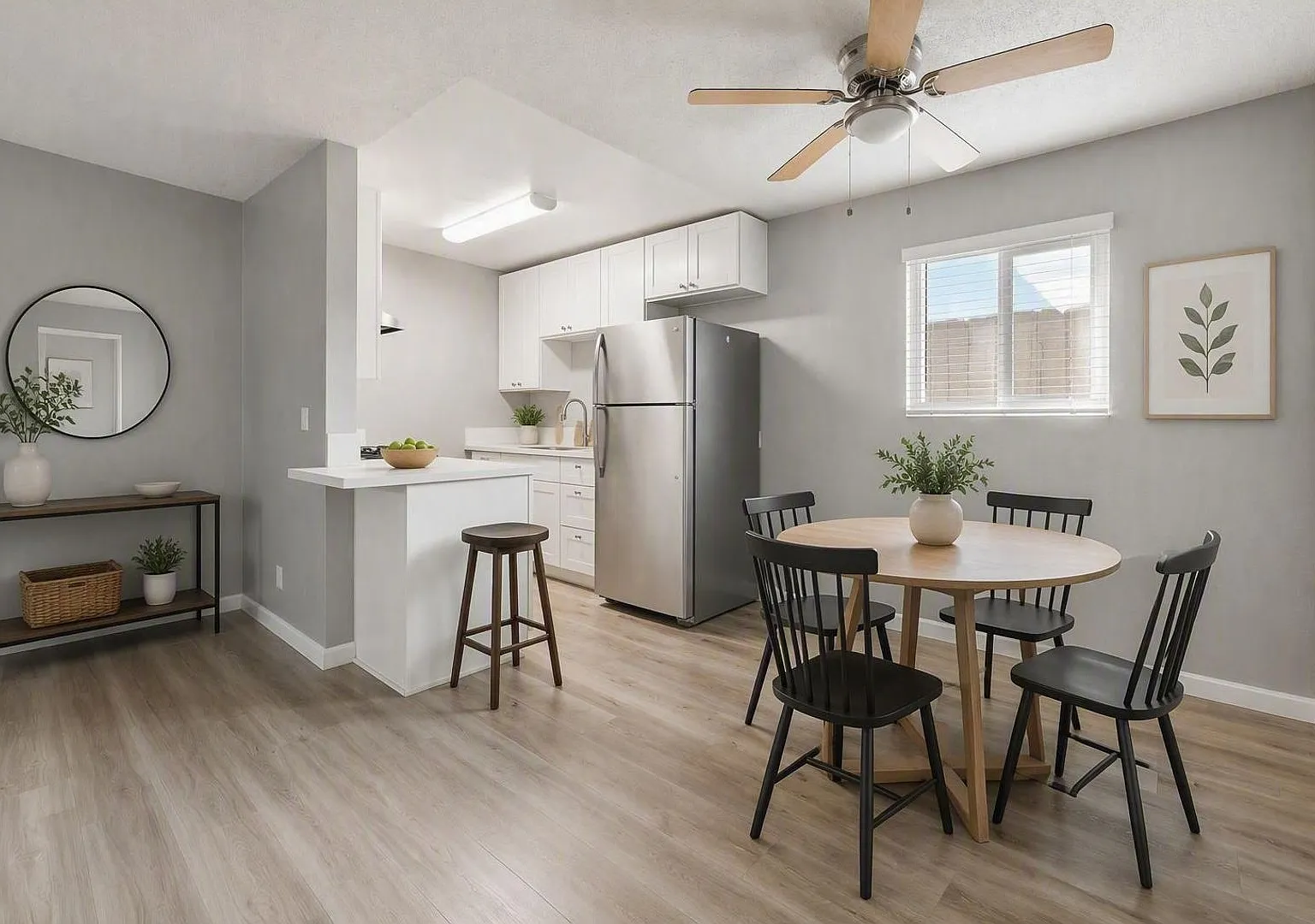 2231 Burroughs St — Photo 4