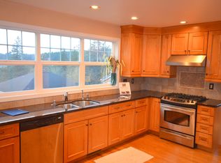 908 36th St, Bellingham, WA 98229