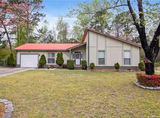 1926 Lakemeadow Dr, Fayetteville, NC 28304