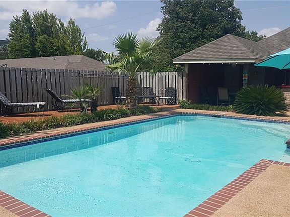 3rd image of 312 Hamilton Dr