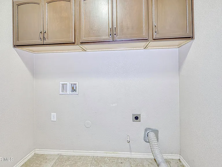 14325 Woods Point Ave — Photo 16
