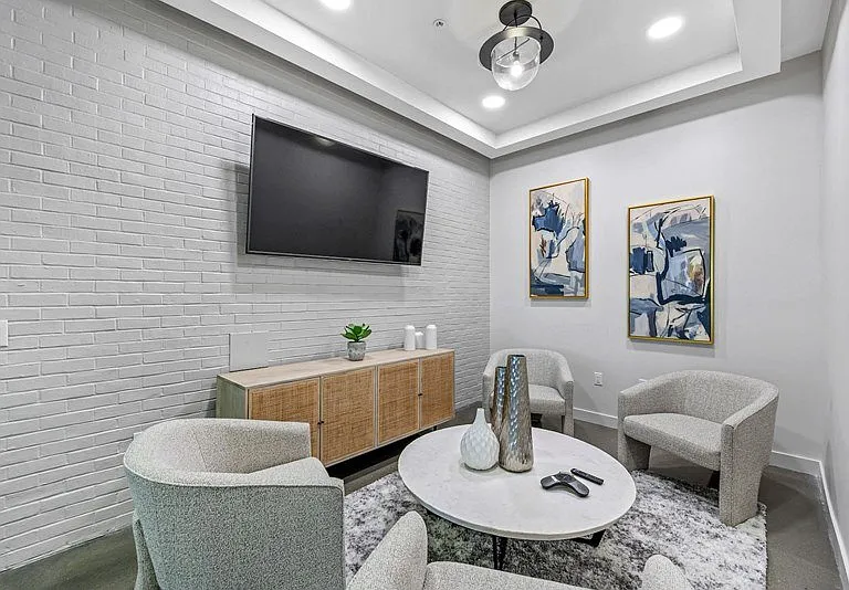 Liberty Center Apartments — Photo 34