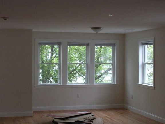 5th image of 88-90 Everett St #1