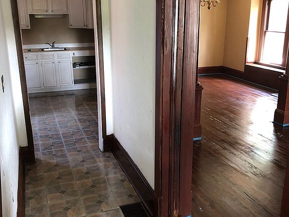 2nd image of 17101 Grovewood Ave