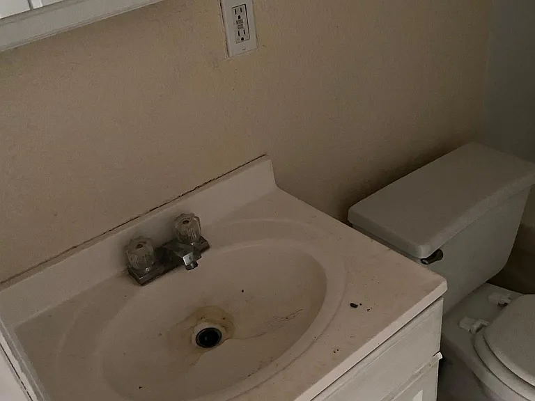2435 Edwin St NE #3 — Photo 8