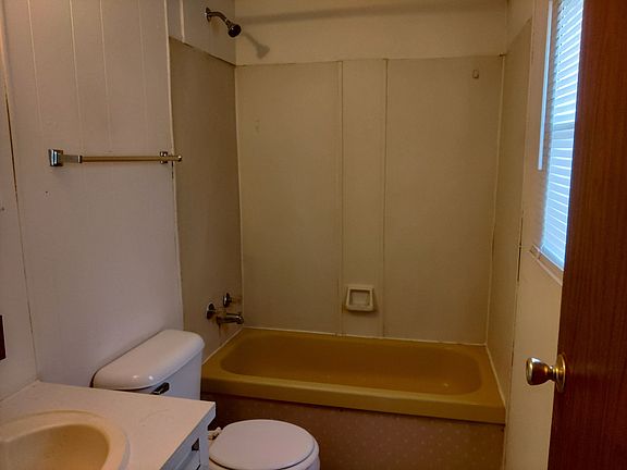 5th image of 1005 E 15th St #16-15THDUPLEX
