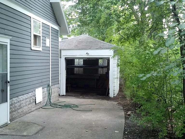 535 Forest St — Photo 12