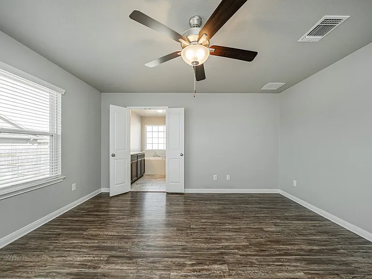 525 Fallbrook Dr — Photo 24
