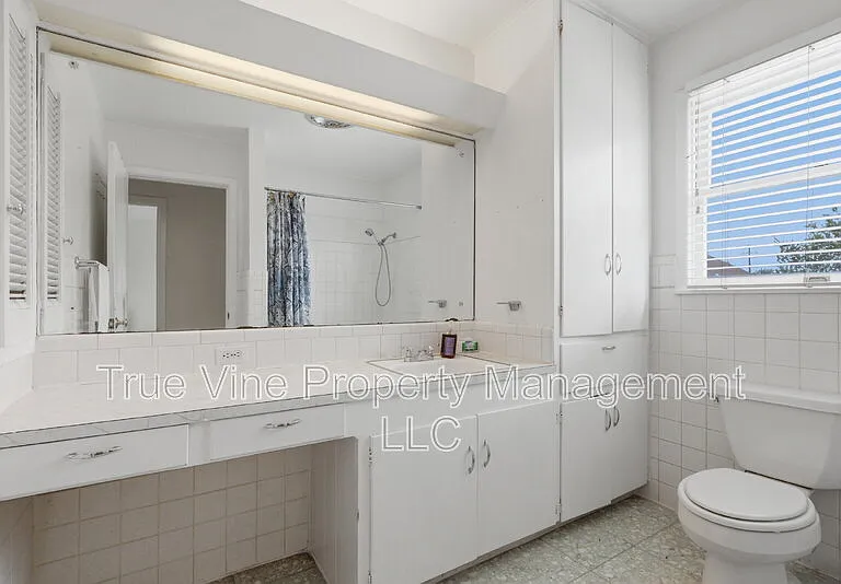 2423 W Gramercy Pl — Photo 35