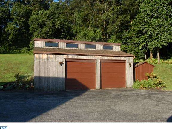 2nd image of 104 Sunnyfield Dr