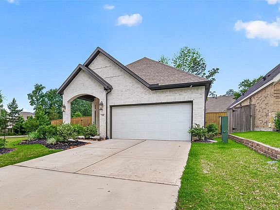 2nd image of 305 Rise Ln