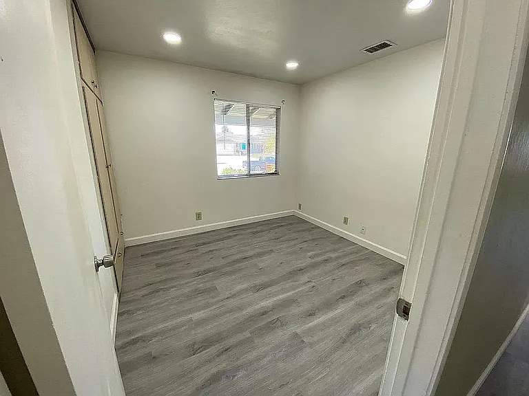 40552 Verne St — Photo 10