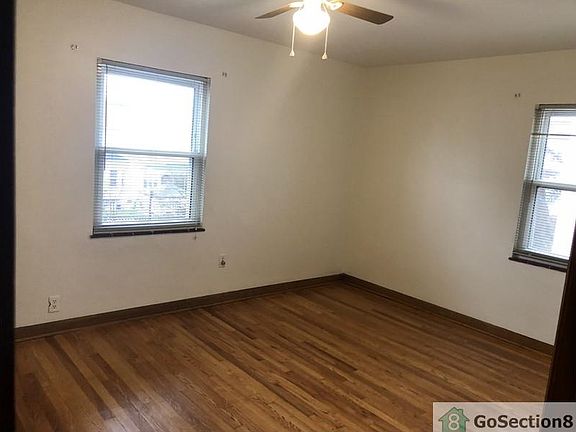 5th image of 806 Kanawha Blvd W