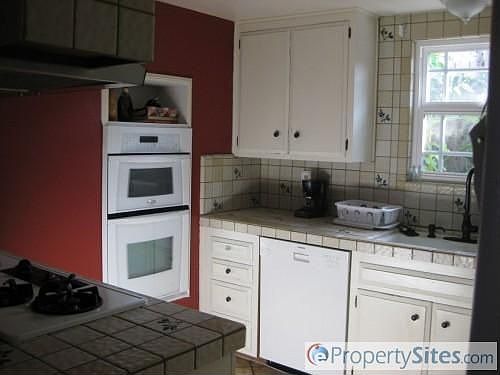 5th image of 468 Alpine Ave