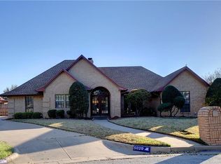 5029 Ridge View Ct, North Richland Hills, TX 76180