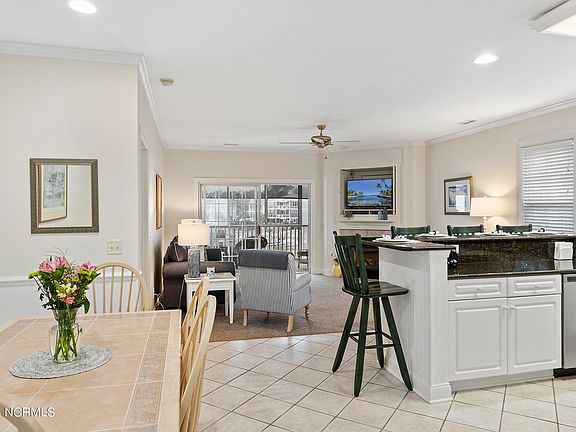 5th image of 2555 Saint James Dr Unit 504