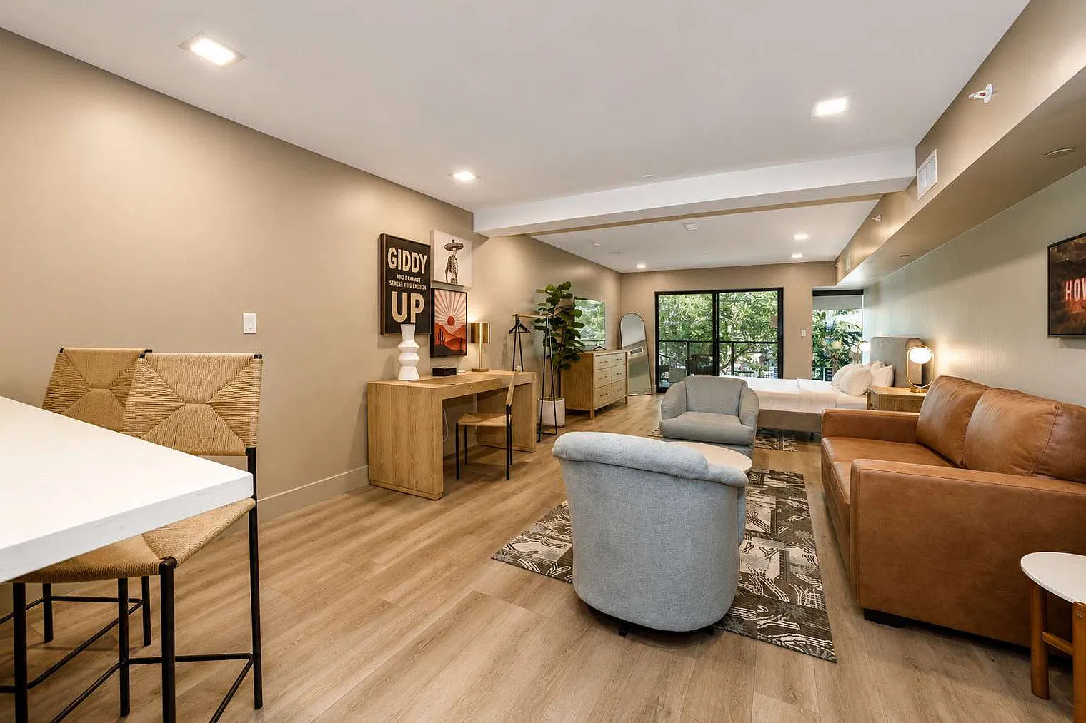 Studio, 1.0 bath, 721 sqft, $7,304 — Photo 3