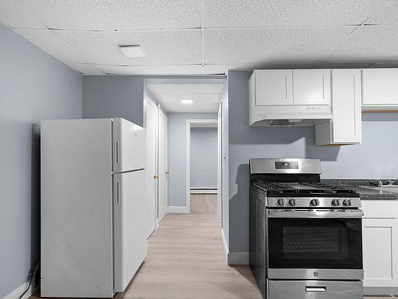 3rd image of 61 Revere St