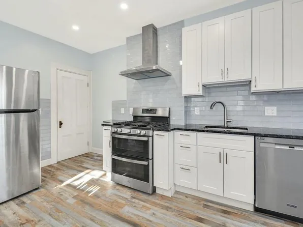 10 Middle St, Newton, MA 02458