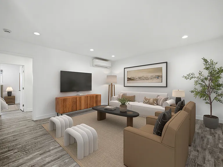 2561 W Avenue 30 #5 — Photo 8