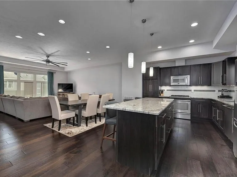 2293 City View Dr — Photo 7
