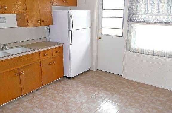 2nd image of 1908 W Berridge Ln APT 9