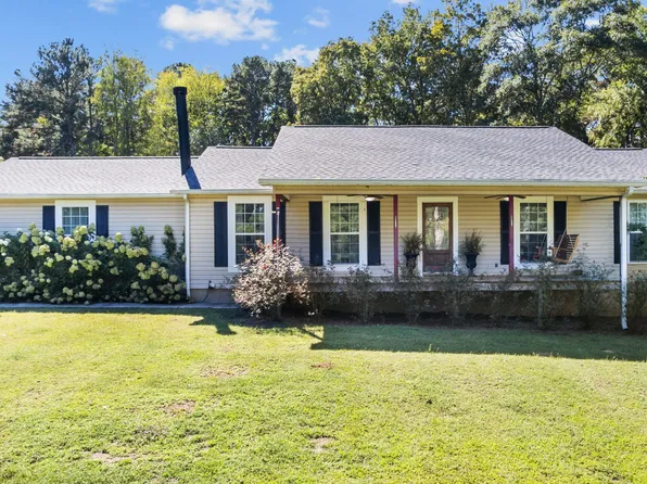 1104 Burkhalter Rd SE, Silver Creek, GA 30173