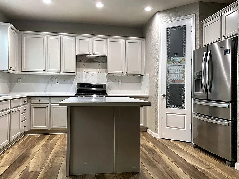 65 E Legacy Dr — Photo 5