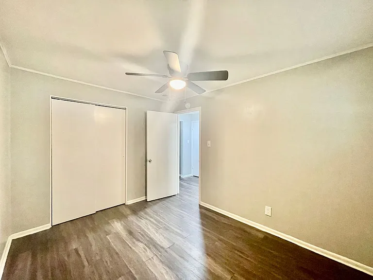 Sundance Apartments — Photo 25
