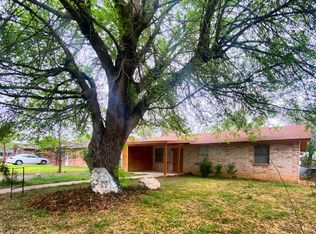 308 W Frio St, Uvalde, TX 78801