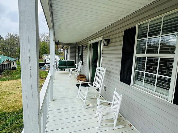 5th image of 1684 Farley Dr