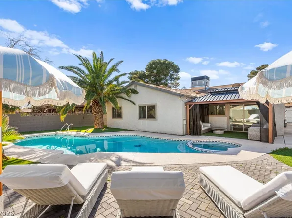 3838 Silent Hill Dr, Las Vegas, NV 89147