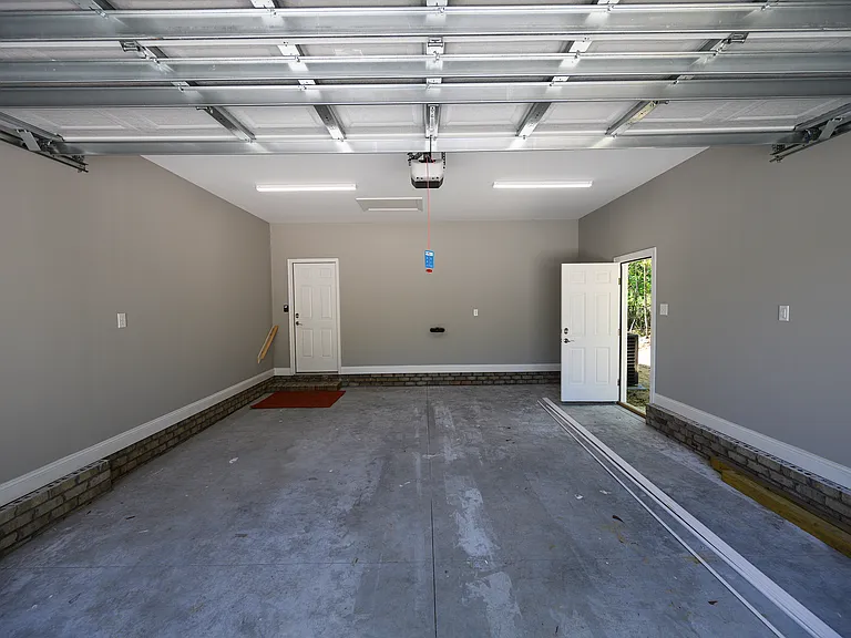 403 Hart Dr — Photo 14