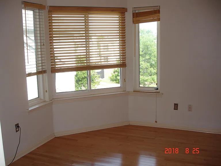 1706 Amanda Ct — Photo 15