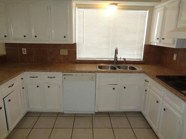 15426 Swan Creek Dr — Photo 20