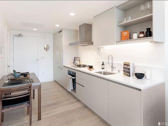 Kitchen & dining area