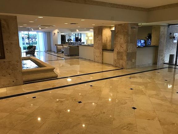 5th image of 2625 Collins Ave APT 510