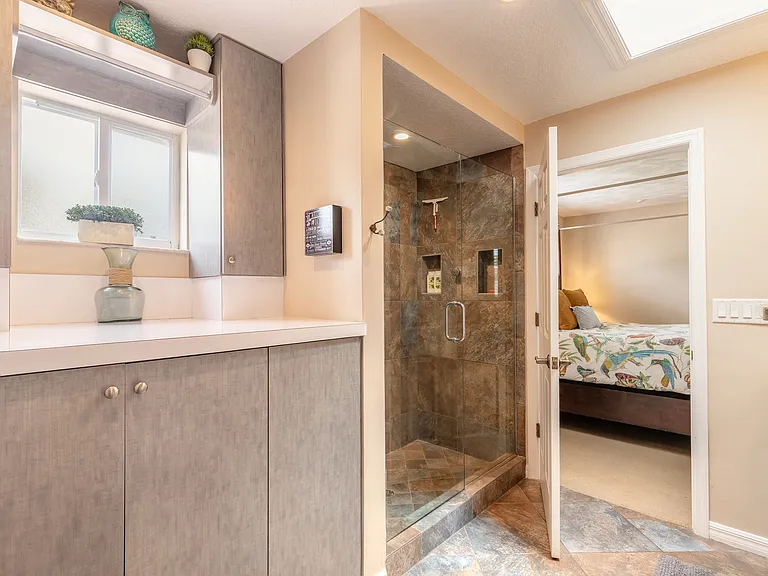 2679 John Anderson Dr — Photo 13