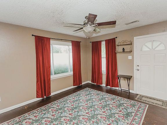 2nd image of 1646 Catherine Dr