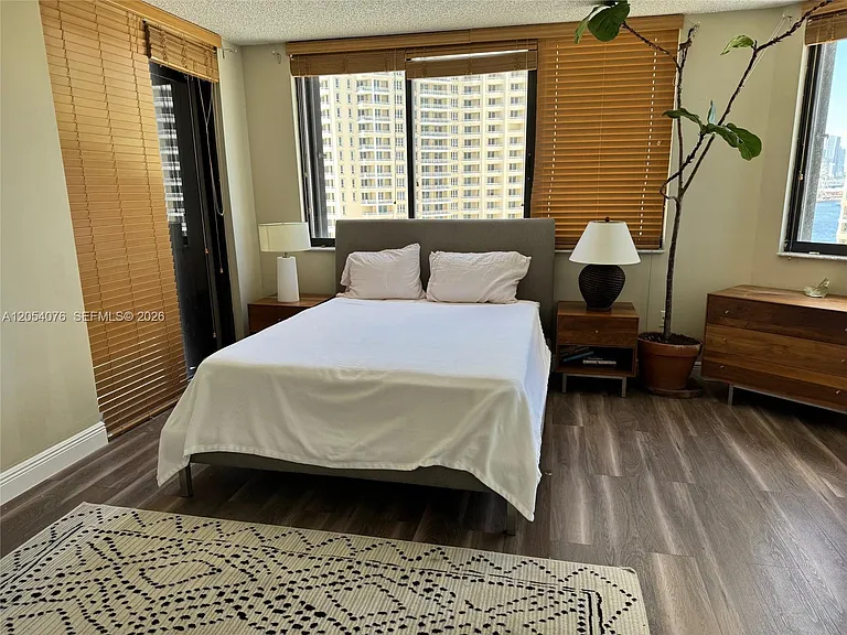540 Brickell Key Dr #1414 — Photo 9