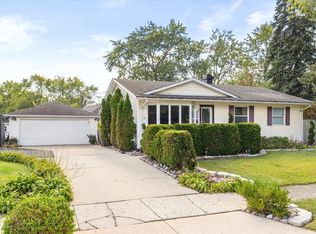 2614 Campbell St, Joliet, IL 60435
