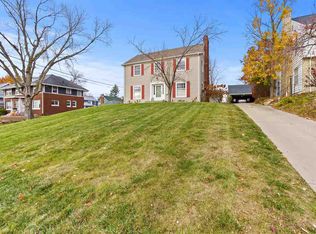1920 Blake Blvd SE, Cedar Rapids, IA 52403