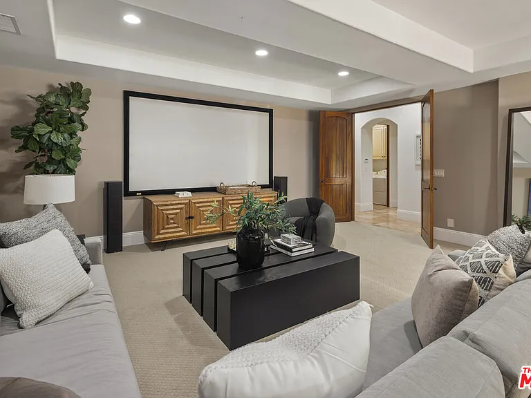 587 Entrada Dr — Photo 27