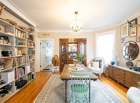 3rd image of 2218 W Leland Ave