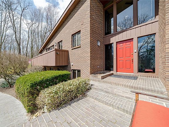 2nd image of 23 Hampshire Dr