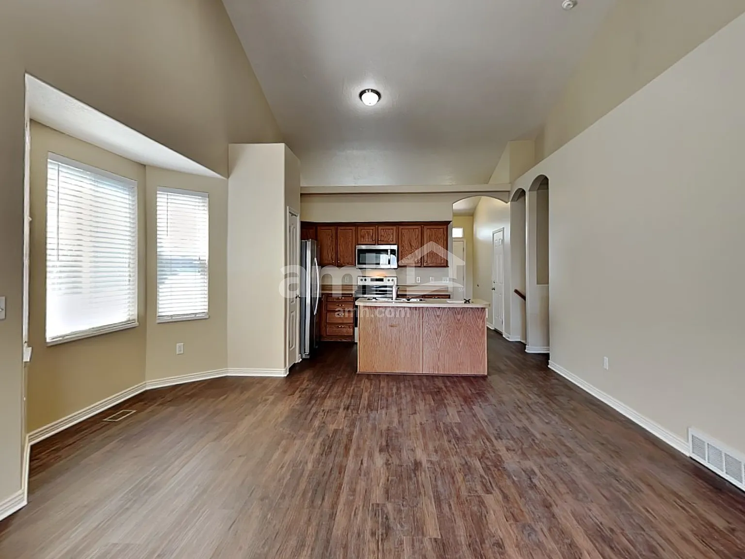 5 bed, 3.0 bath, 2856 sqft, $2,795 — Photo 4